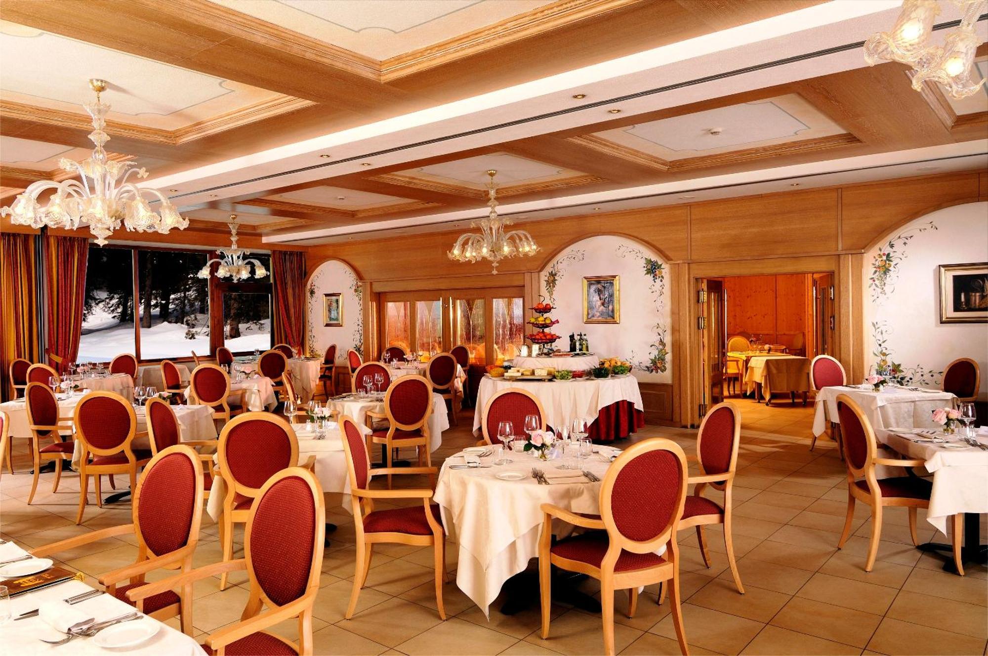 Carlo Magno Hotel Spa Resort Madonna Esterno foto