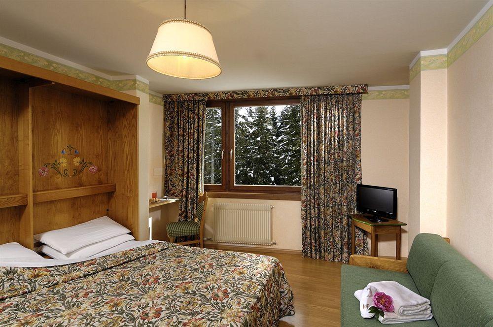 Carlo Magno Hotel Spa Resort Madonna Esterno foto