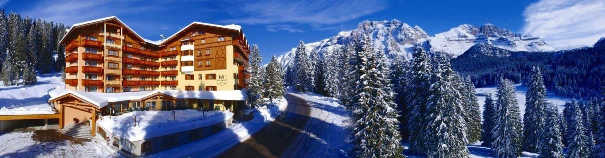 Carlo Magno Hotel Spa Resort Madonna Esterno foto