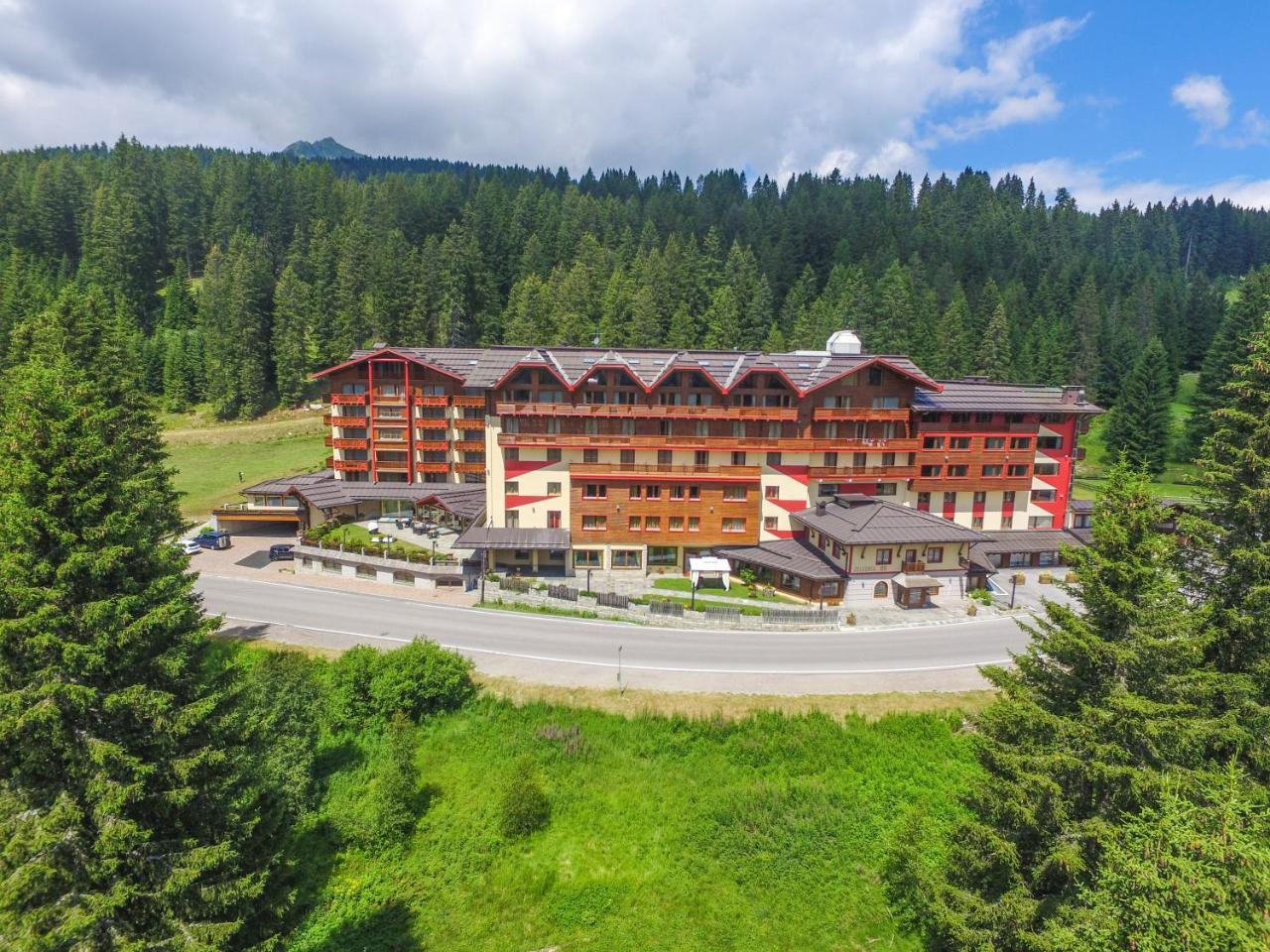 Carlo Magno Hotel Spa Resort Madonna Esterno foto