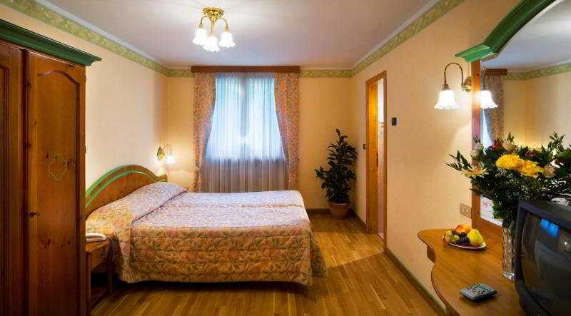 Carlo Magno Hotel Spa Resort Madonna Esterno foto